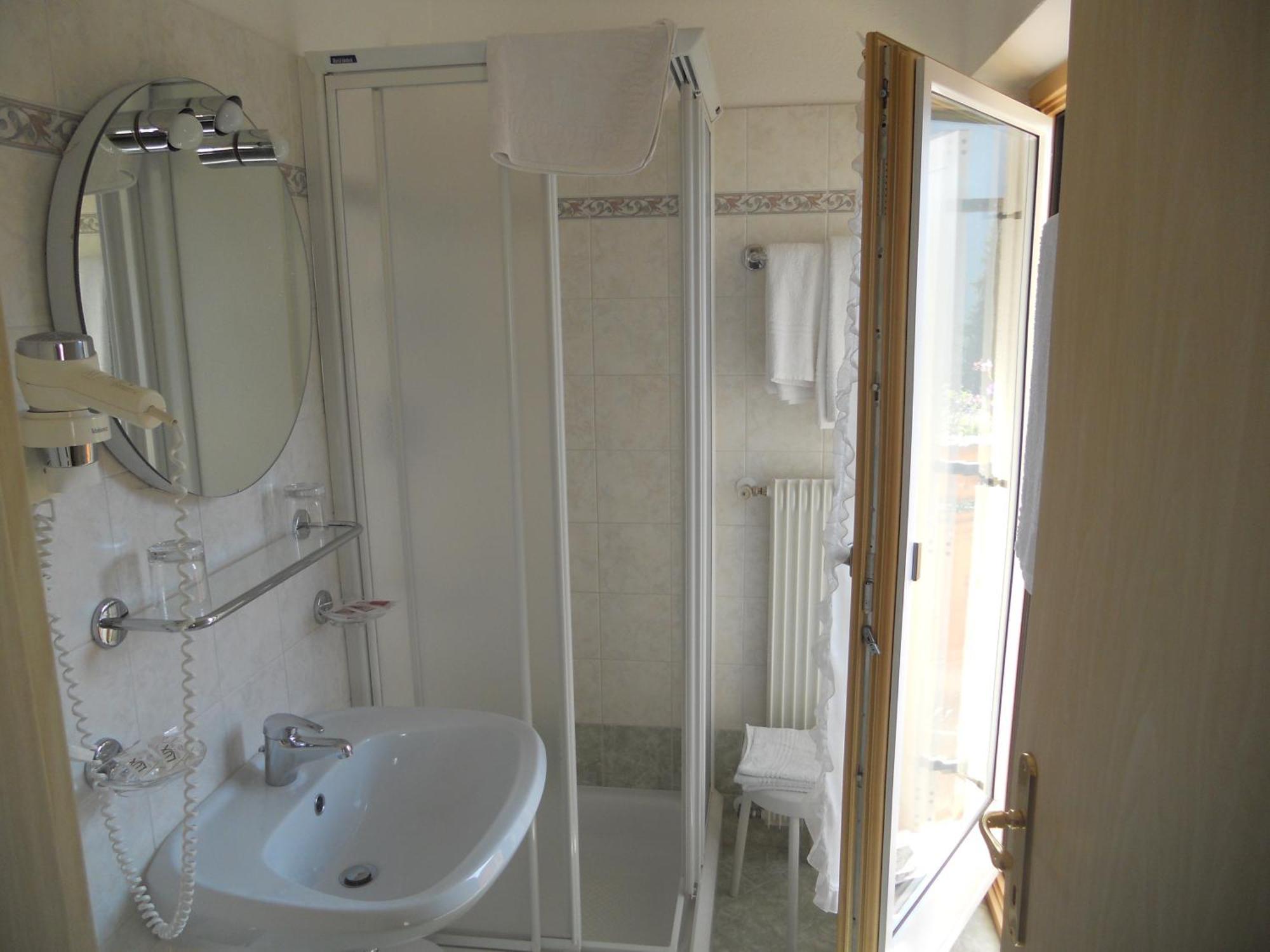 Hotel Garni Excelsior Livinallongo Del Col Di Lana ห้อง รูปภาพ